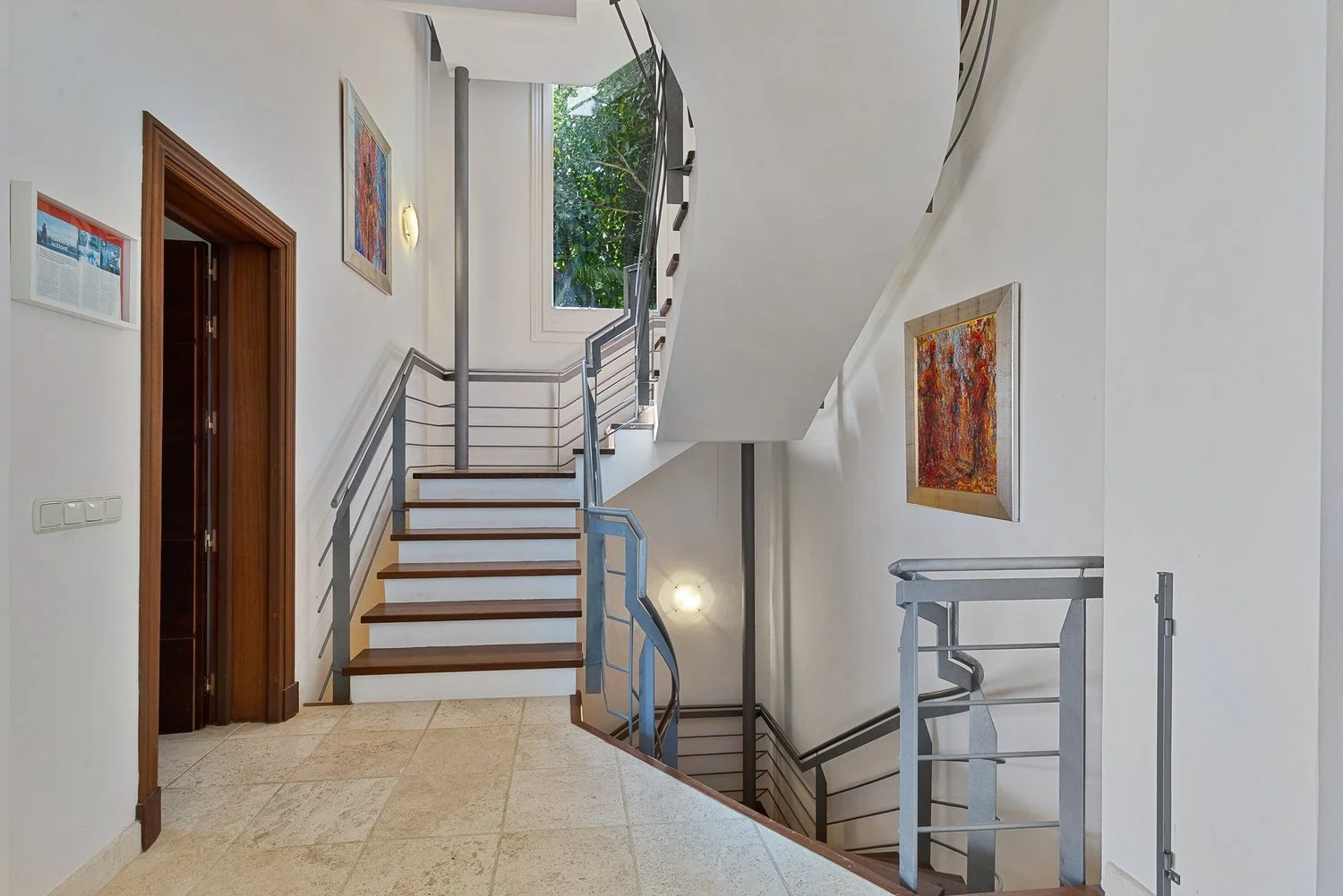 Staircase+by+Miguel+Tobal++-+Urb.+El+Herrojo+Alto+C.+Europa+7-14.jpg