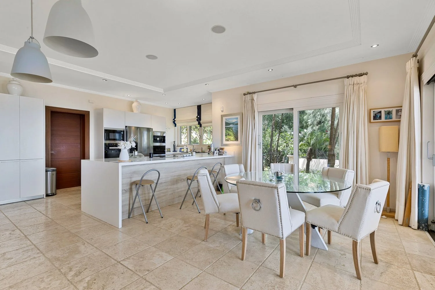 Dining+Area+and+Kitchen+-+Urb.+El+Herrojo+Alto+C.+Europa+7-20.jpg
