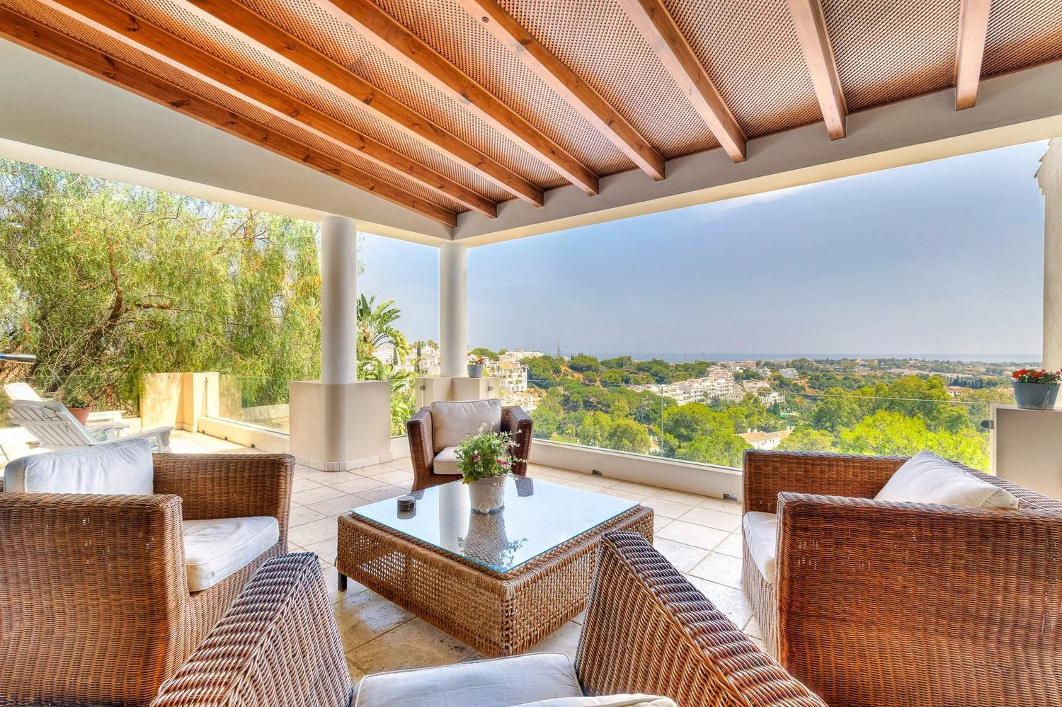 Outdoor+lounge+-+Urb.+El+Herrojo+Alto+C.+Europa+7-6.jpg