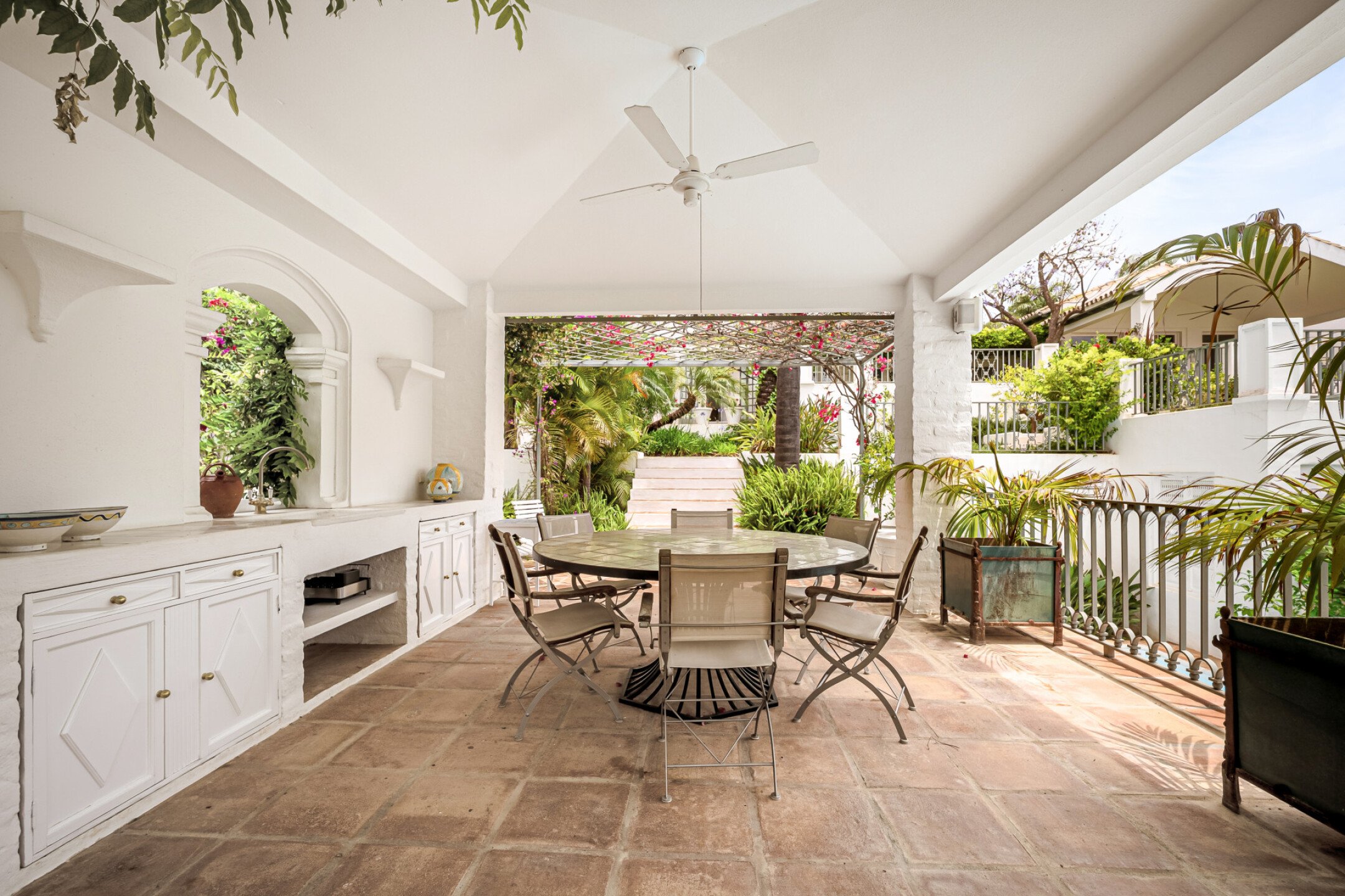 SV2374_22449922-large.jpg