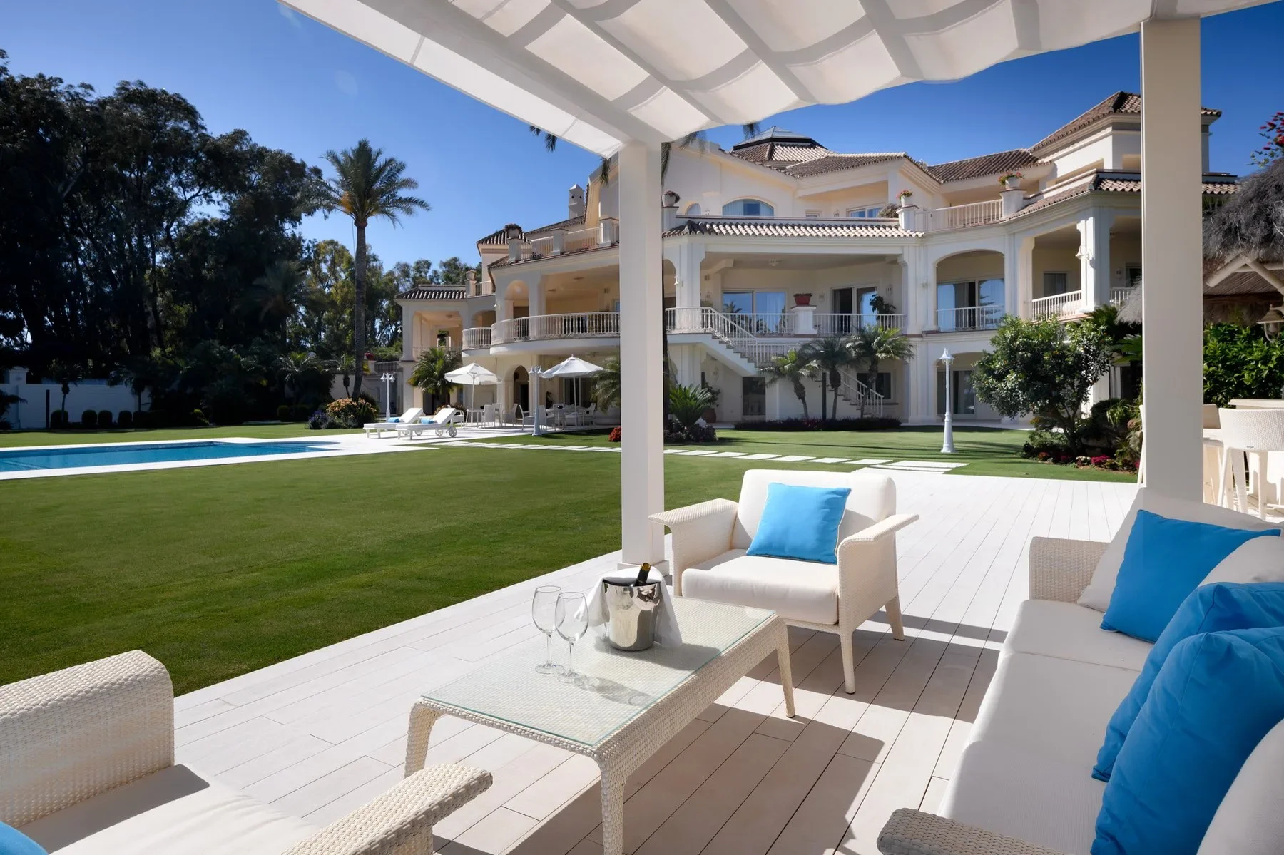 54-garden-left-side-pergola.jpg.webp