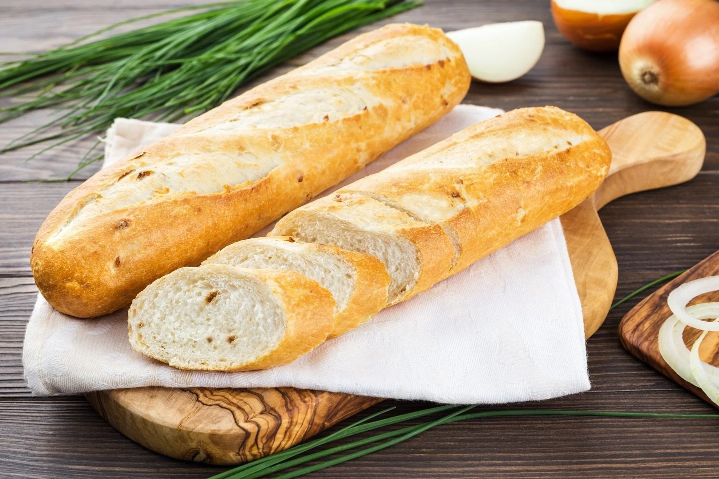 🥖 Like me, do you ever wonder why that fresh-baked baguette in Paris or rustic loaf in Tuscany sits so much better than your usual sandwich bread at home? You&rsquo;re not imagining it! 

European bread often feels more digestible thanks to a few ke