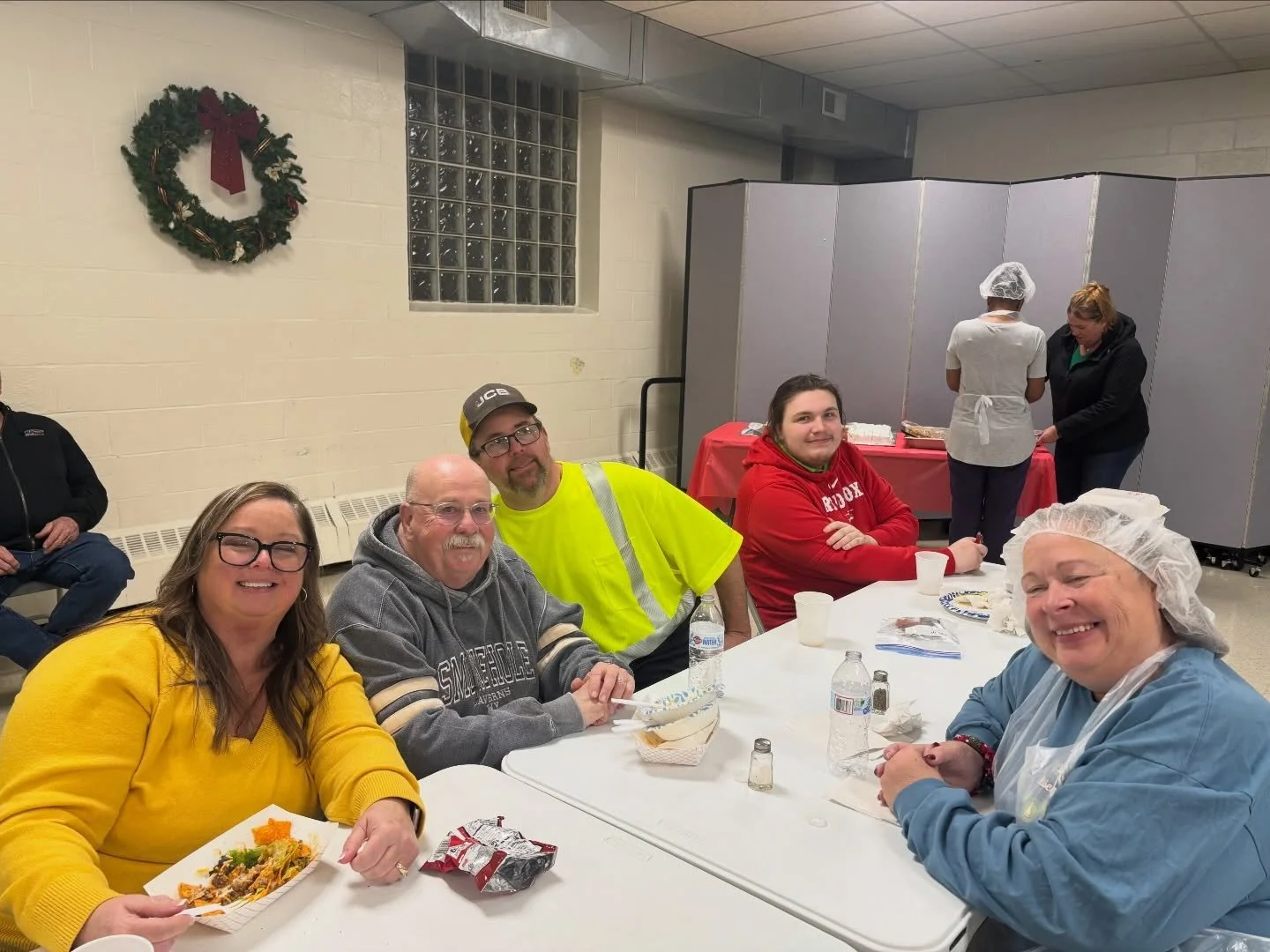 Incredibly thankful for our amazing church family, and for our guests this evening at the Middlesex Community Meal!

Now, one week till Christmas! 🎄😃