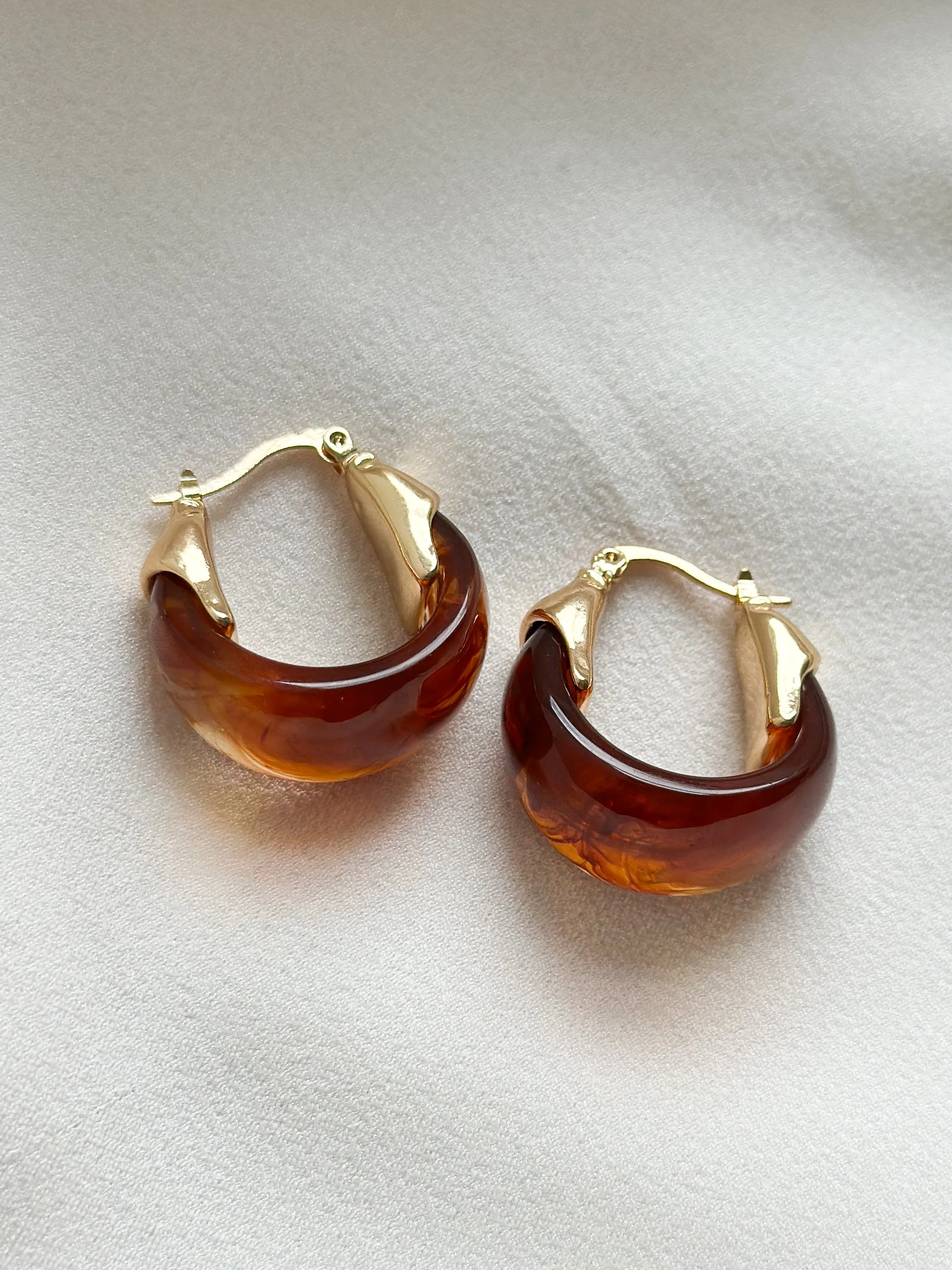 Tortoise Resin 18K Gold Hoop Earrings