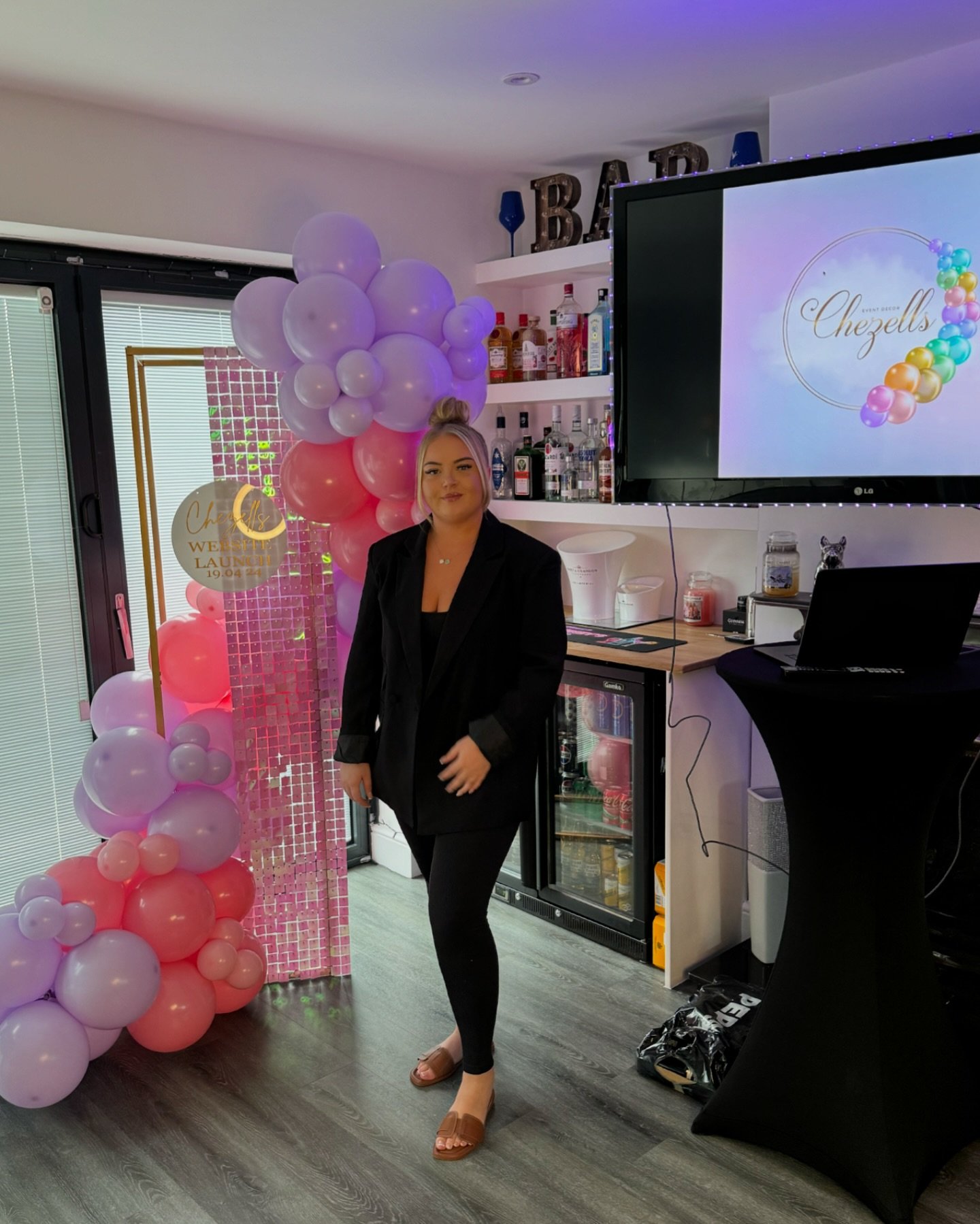 Chezells Turns 4&hellip;🥹🫶🏻🩷

What a year&hellip;I cannot begin to explain the feeling that comes with owning your own small business that continues to progress each year. I never thought when starting this business 4 years ago I would have found