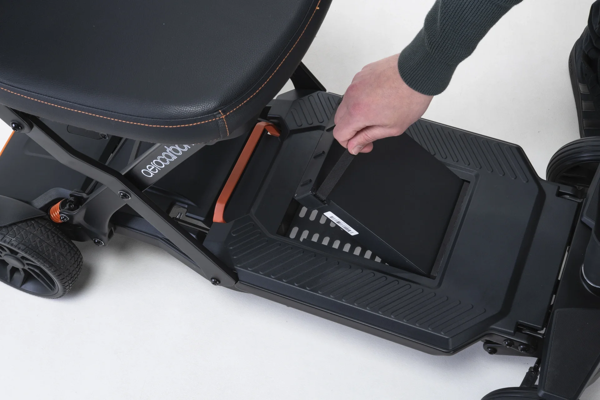 AeroCarbon20Scooter_CFMFOLDBK209.webp
