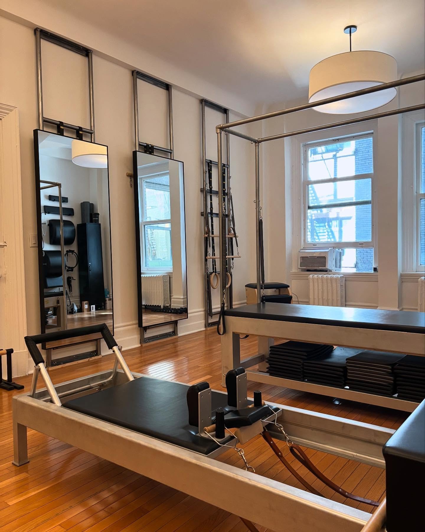 so many possibilities 🪄

#nycfitness #pilatesreformer #reformer #cadillacpilates #nycpilates #wellness #pilatesstudio #designspace #fitnessdesign