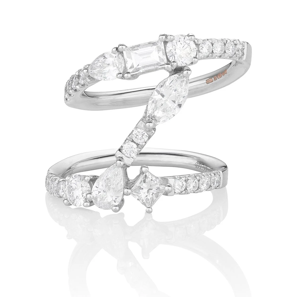 Jewellery diamond packshot shot by Chris Howlett