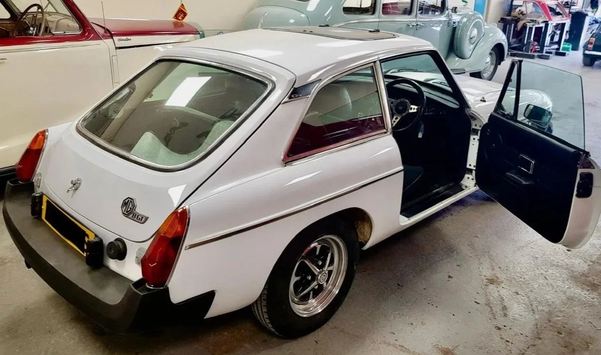 MGB+GT+-+IMG+1.jpg