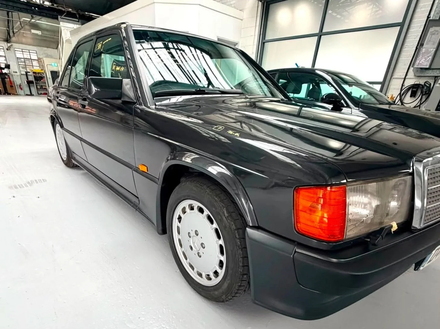 Mercedes+Benz+190+E+-+Classic+car+restoration+and+repair+services.jpg