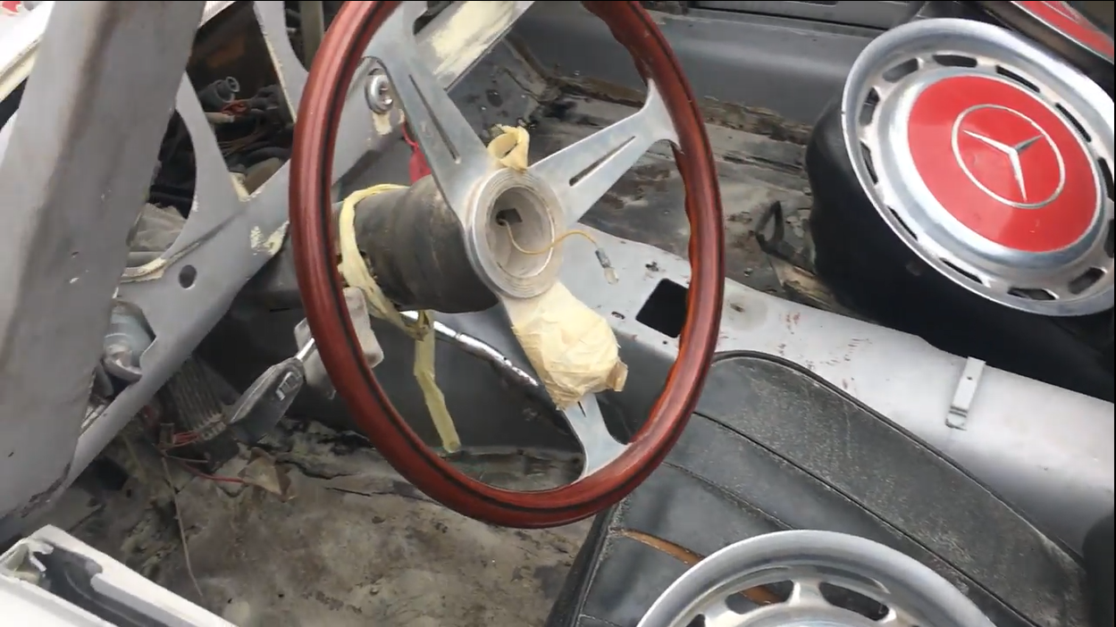 1964 Mercedes-Benz 230SL -6.png