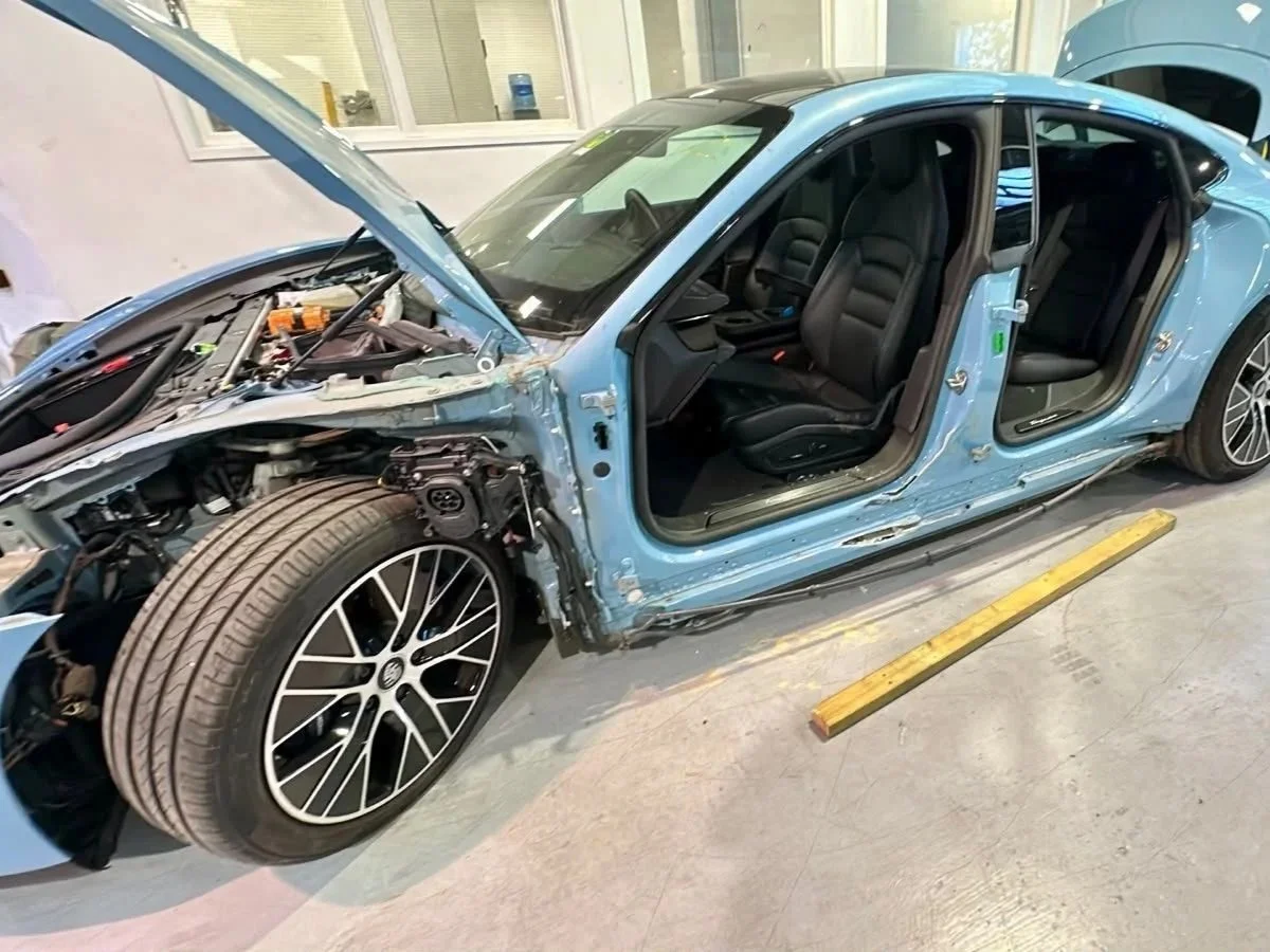 Panel%2C+Paint+%26+Accident+Repairs+-+Porsche+-+6.jpg