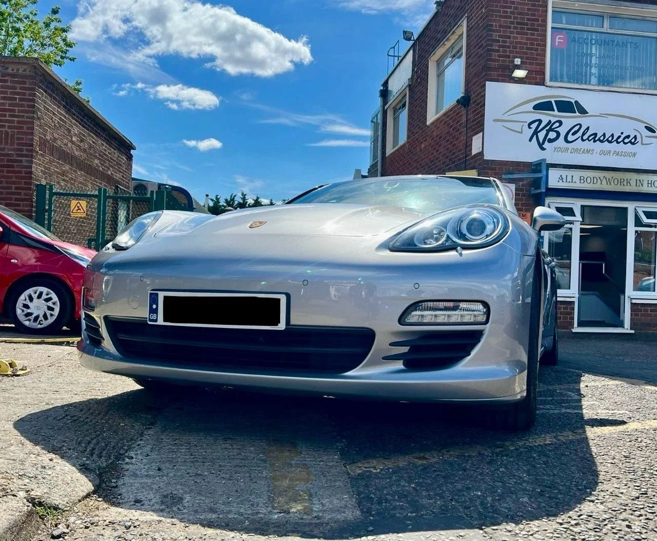 106. PORSCHE (7).jpeg