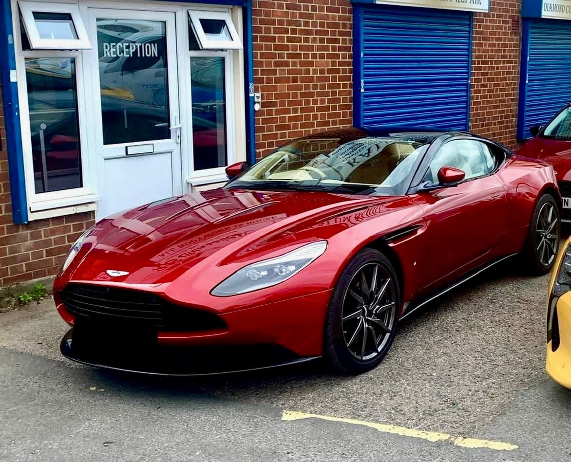 16. ASTON MARTIN (2).jpeg