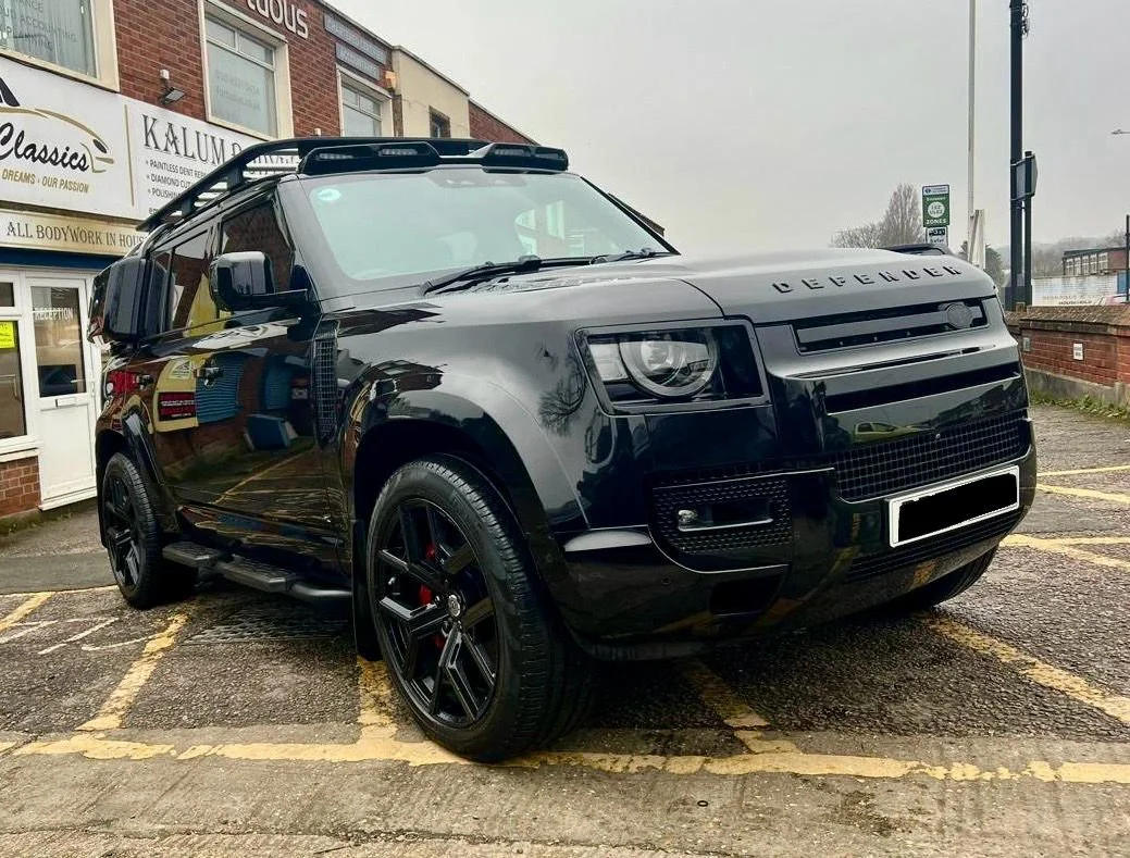 62. LandRover-03.jpeg