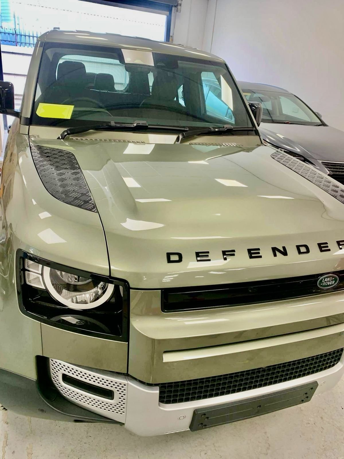 164. LAND ROVER.jpeg