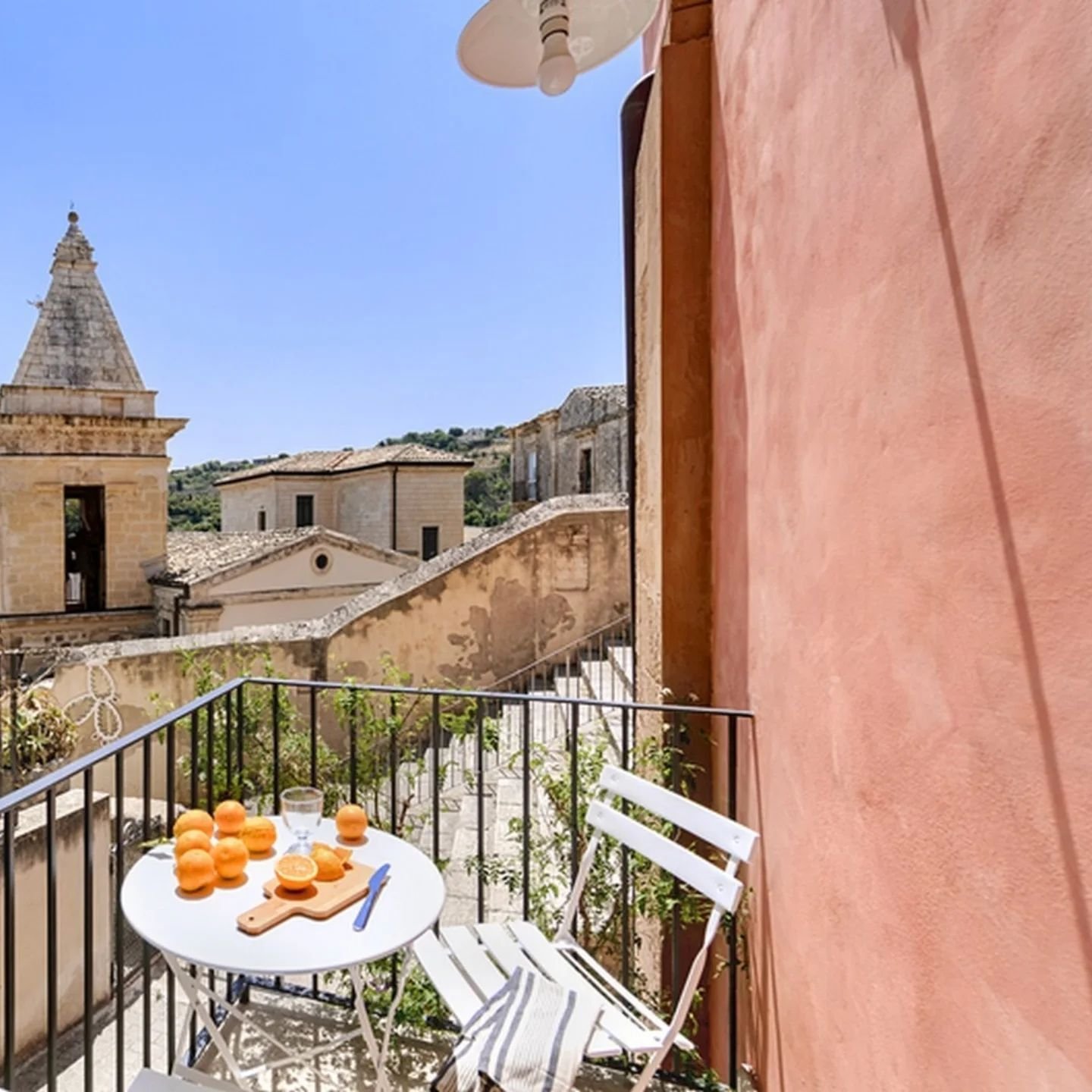One of the first houses to be built after the 1693 earthquake that destroyed a large part of the Val di Noto (now a UNESCO World Heritage Site )- marking the birth of the Ibleo Baroque - Casa Rosa stands on a stepped square, a historic meeting place 