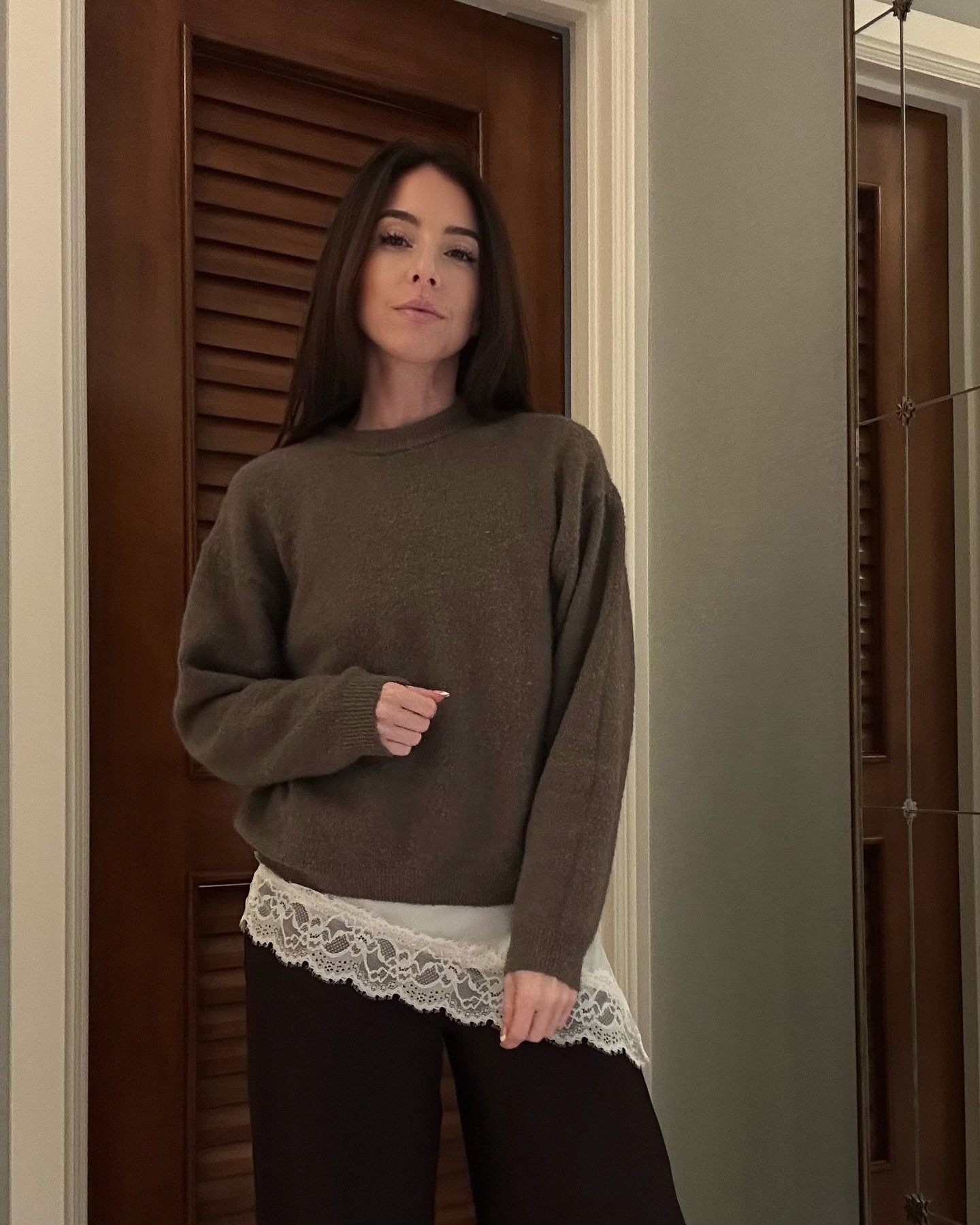 Want to know the real difference between women who feel like they&rsquo;re living their dream lives&hellip; and the ones who feel stuck watching from the sidelines?

It&rsquo;s not money.
It&rsquo;s not fame.
It&rsquo;s not some secret they&rsquo;re 