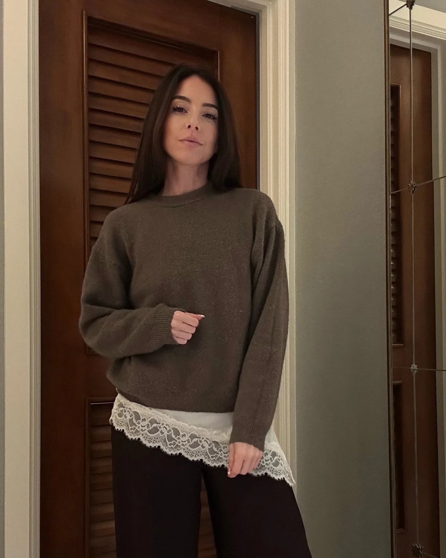 Want to know the real difference between women who feel like they&rsquo;re living their dream lives&hellip; and the ones who feel stuck watching from the sidelines?

It&rsquo;s not money.
It&rsquo;s not fame.
It&rsquo;s not some secret they&rsquo;re 