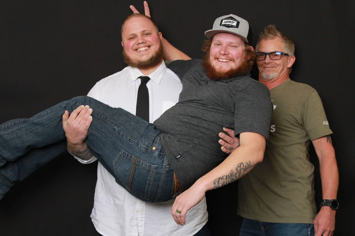 Your event deserves more than just pictures&mdash;it deserves an experience. Our photobooth is a portal to laughter, creativity, and everlasting memories. From avant-garde setups to spontaneous fun, book now and let's craft an event that's uniquely y