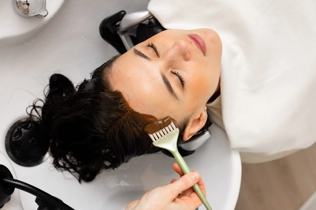 Botanical Henna: Colouring and Treating Hair the Natural Way