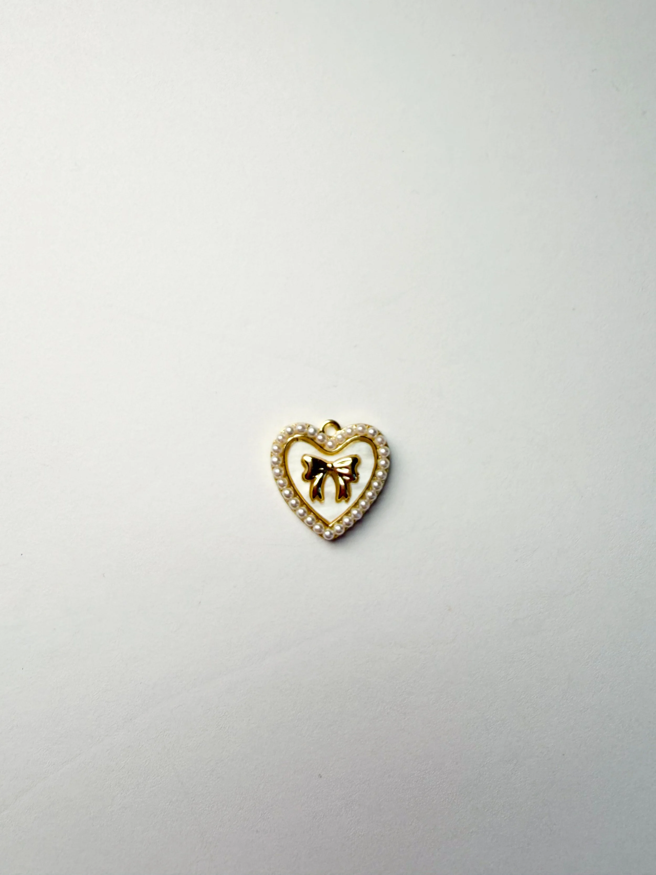 PEARL BOW HEART WHITE.JPG
