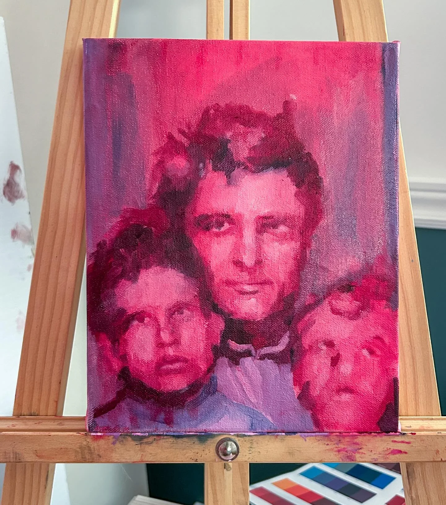 From photobooth to painting.
This wee little painting is coming along really nicely. It’s a birthday gift for my oldest brother @ed_khediguian , one of the biggest supporters of my art, so I knew this custom piece would mean a lot. It’s