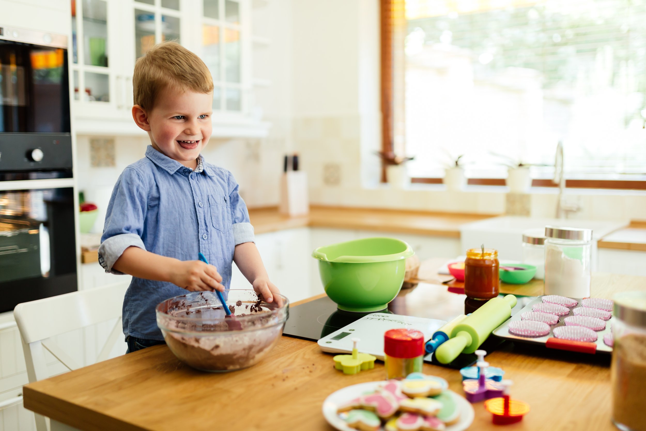 cute-child-learning-to-become-a-chef-2022-02-02-04-49-53-utc.jpg