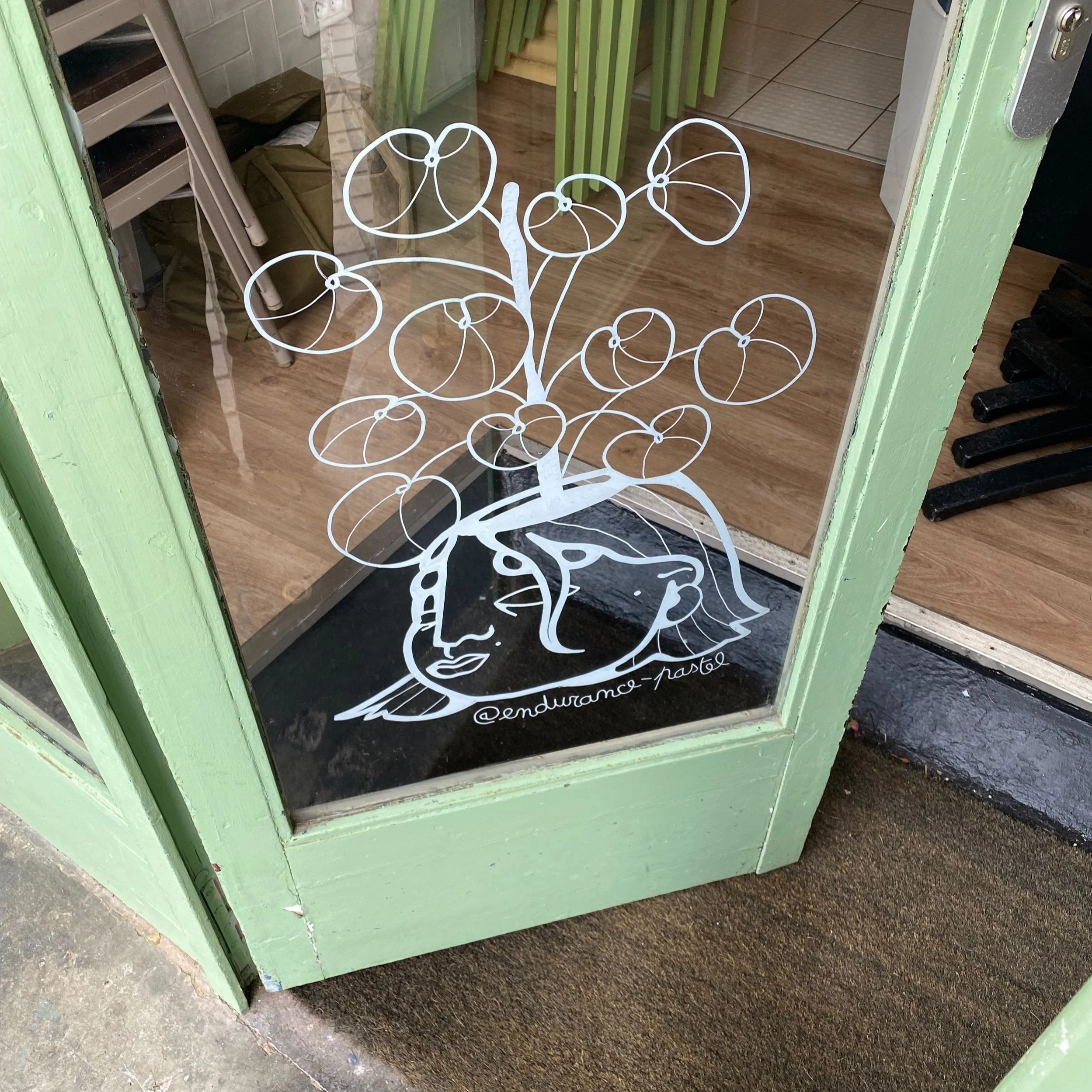 souquo%2Bvitrine.jpg