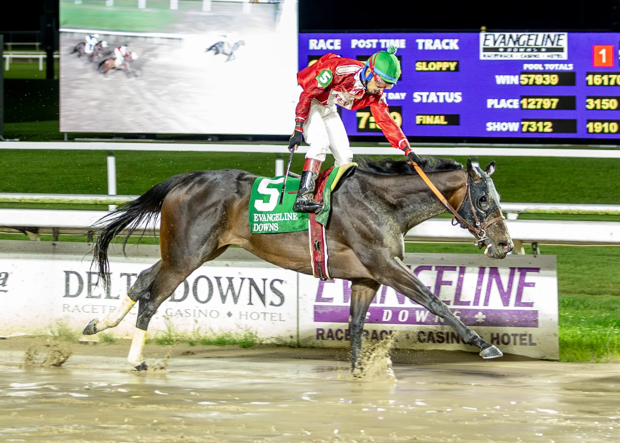 NODAH SPLASHES HOME TO TAKE THE $75,000 EVD DISTAFF