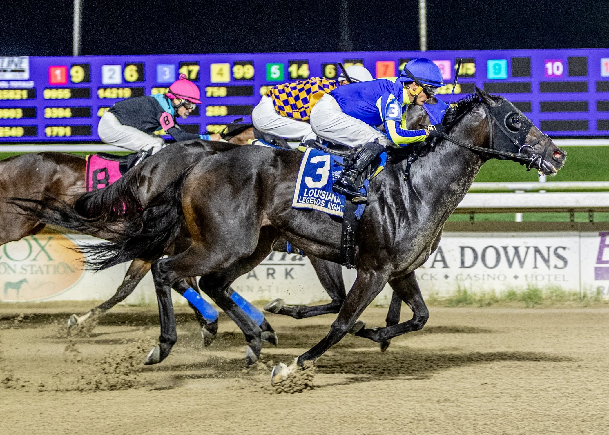 EL DINERO POWERS FORWARD LATE ON LEGENDS NIGHT AT EVANGELINE DOWNS
