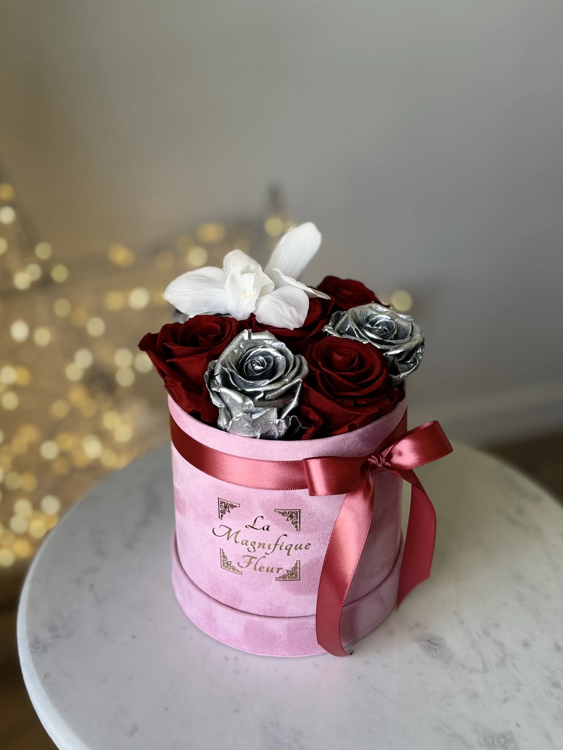 Small Round Velvet box - Duo with a White Orchid