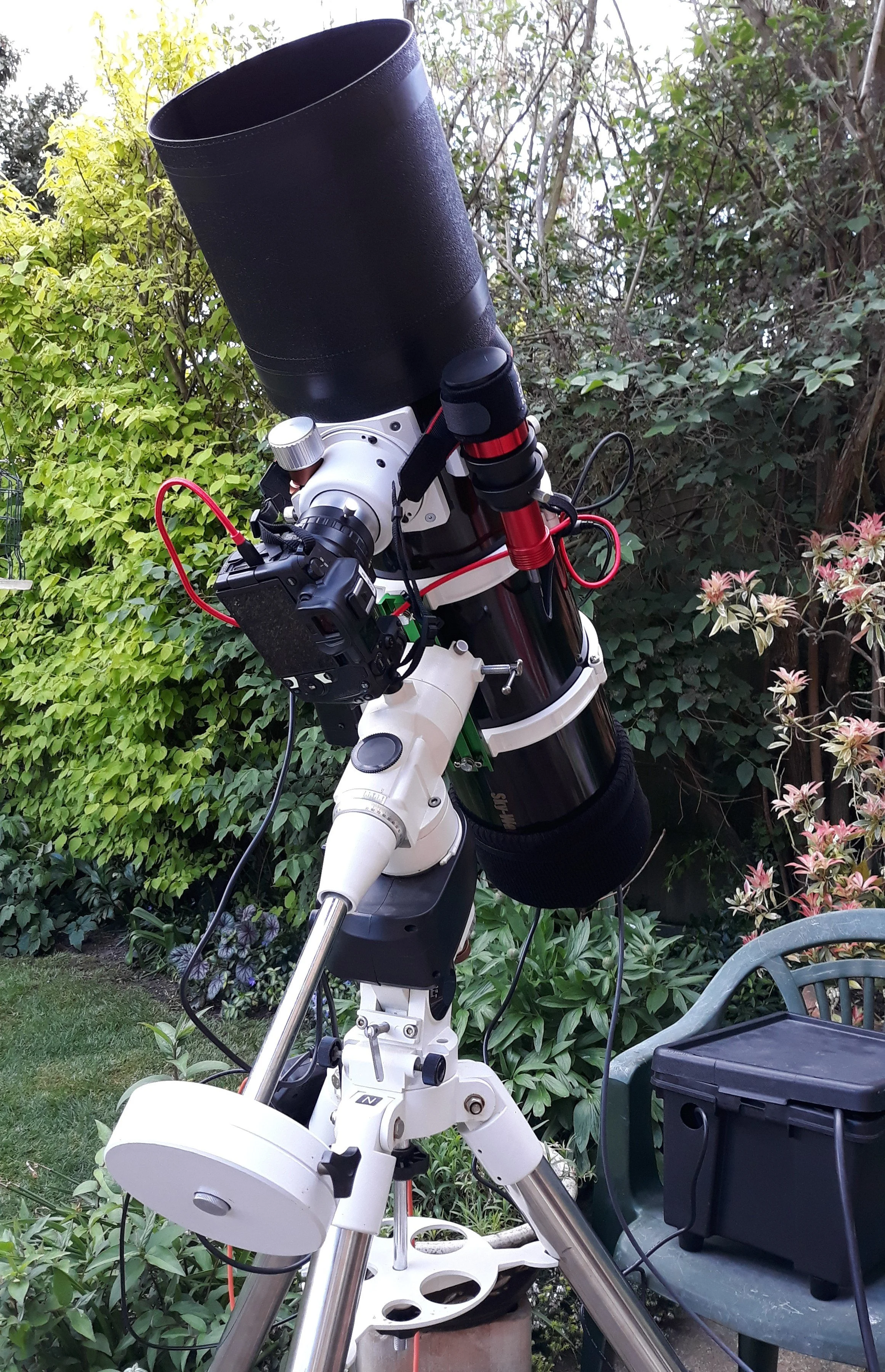 Skywatcher Explorer 150P-DS rigged with Canon EOS R