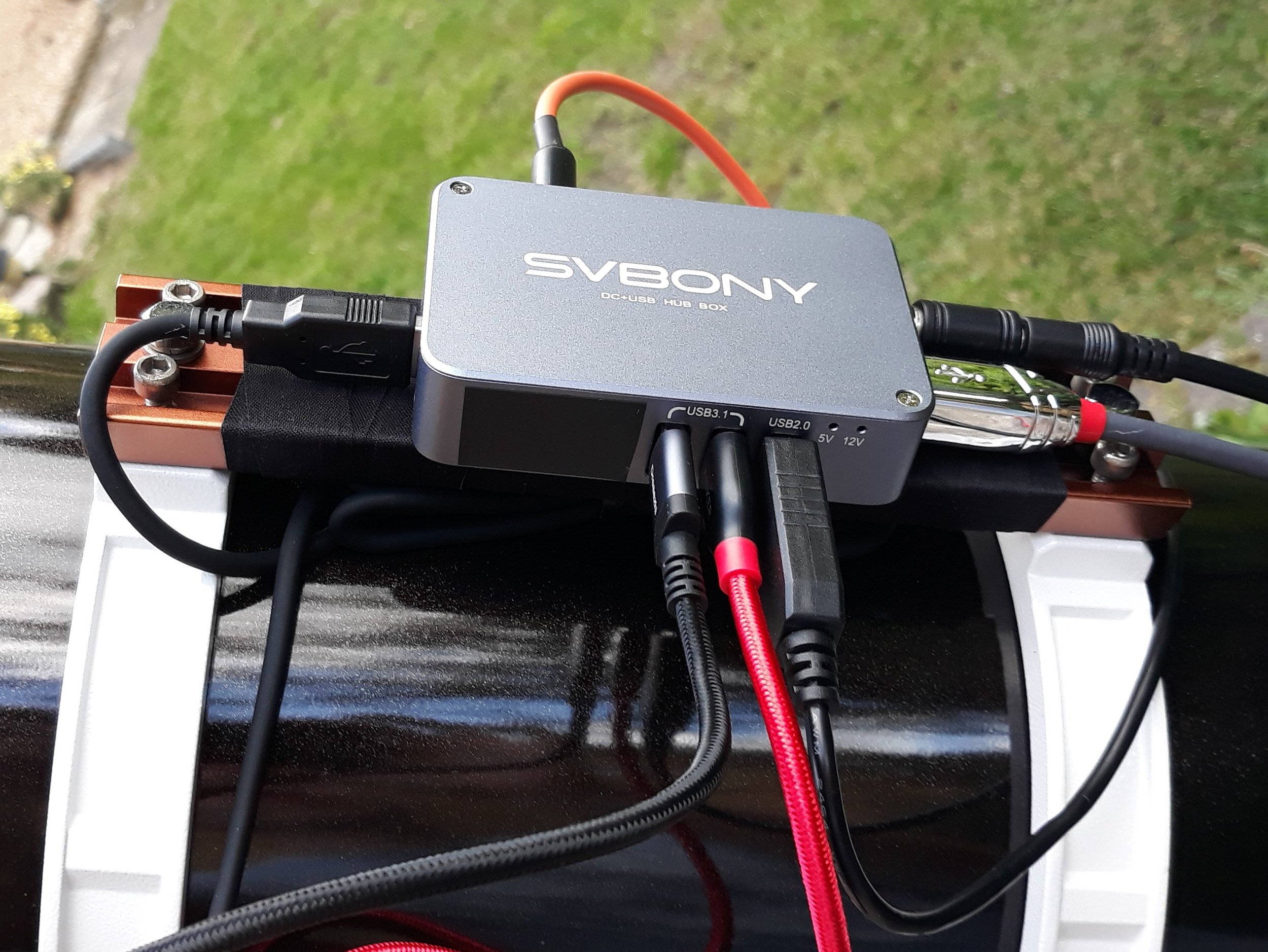 Svbony SV241 DC USB Hub installed on Skywatcher Explorer 150P-DS