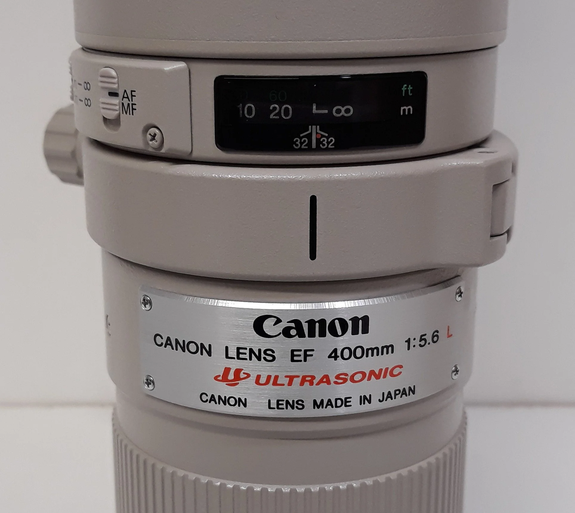 Canon EF 400mm L USM Close up image