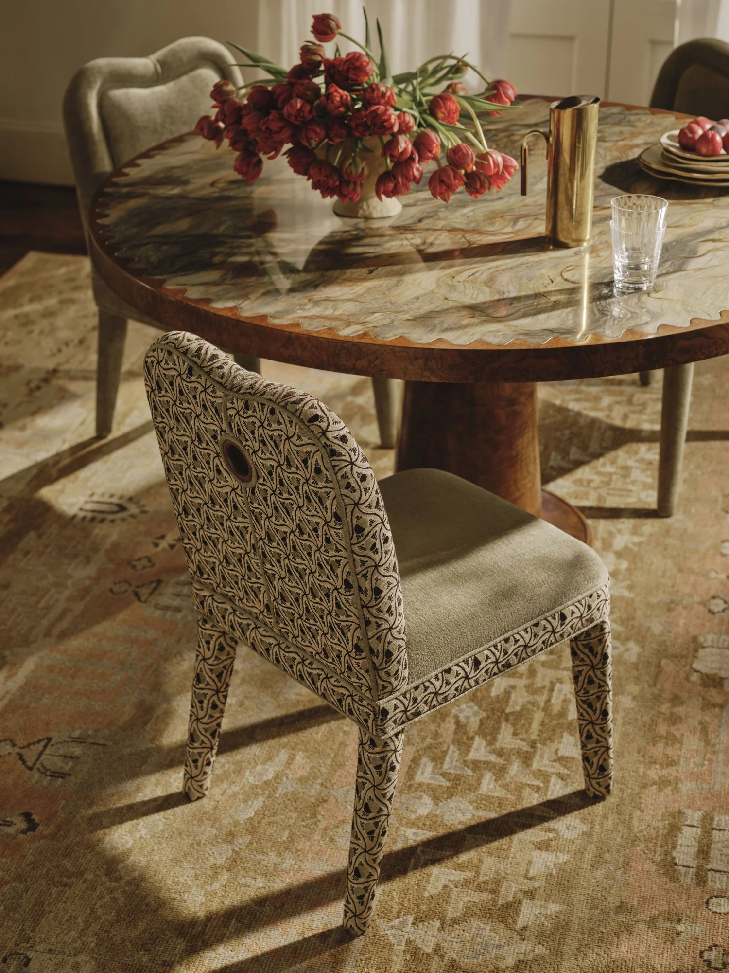 25-11-27-Soho-Home-SS25-Modern-Comfy-Shot-18-Keira-Dining-Chair-Murphy-Jacqurd -871_ef_V1.jpg