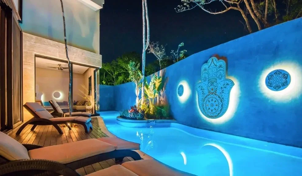 SWIMMING POOL.jpg