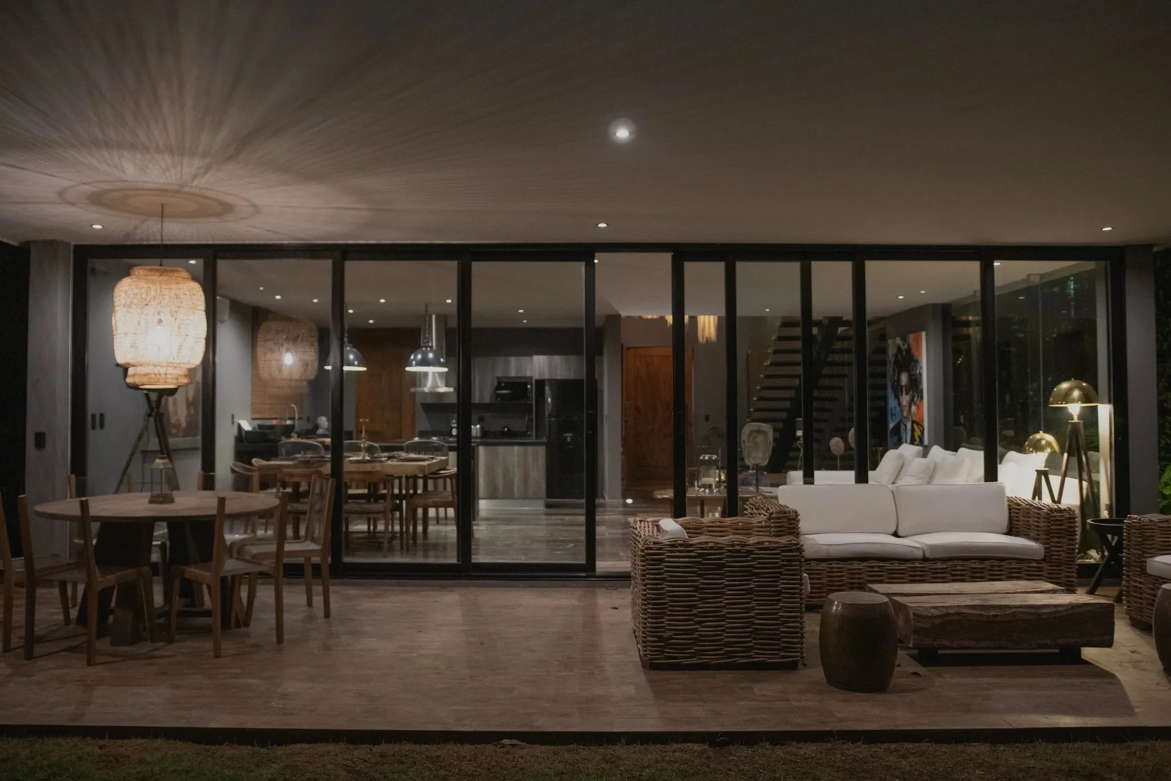 OUTSIDE LOUNGE 3 .jpg