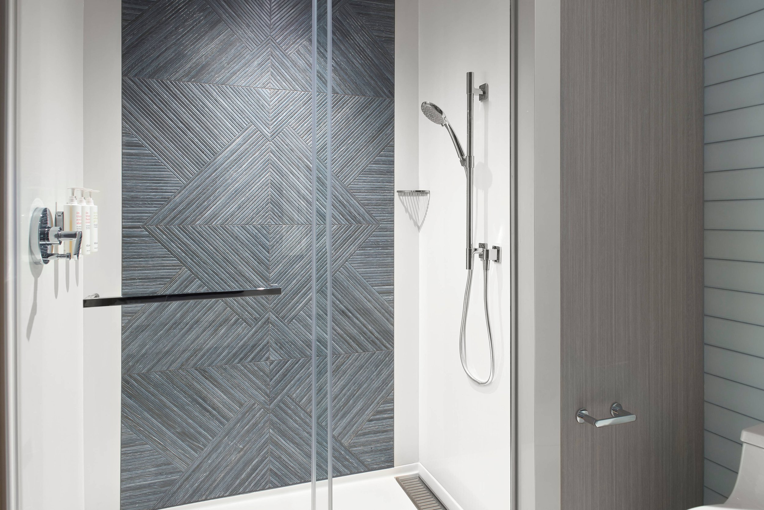 lexdt-bathroom-3226-hor-clsc.jpg