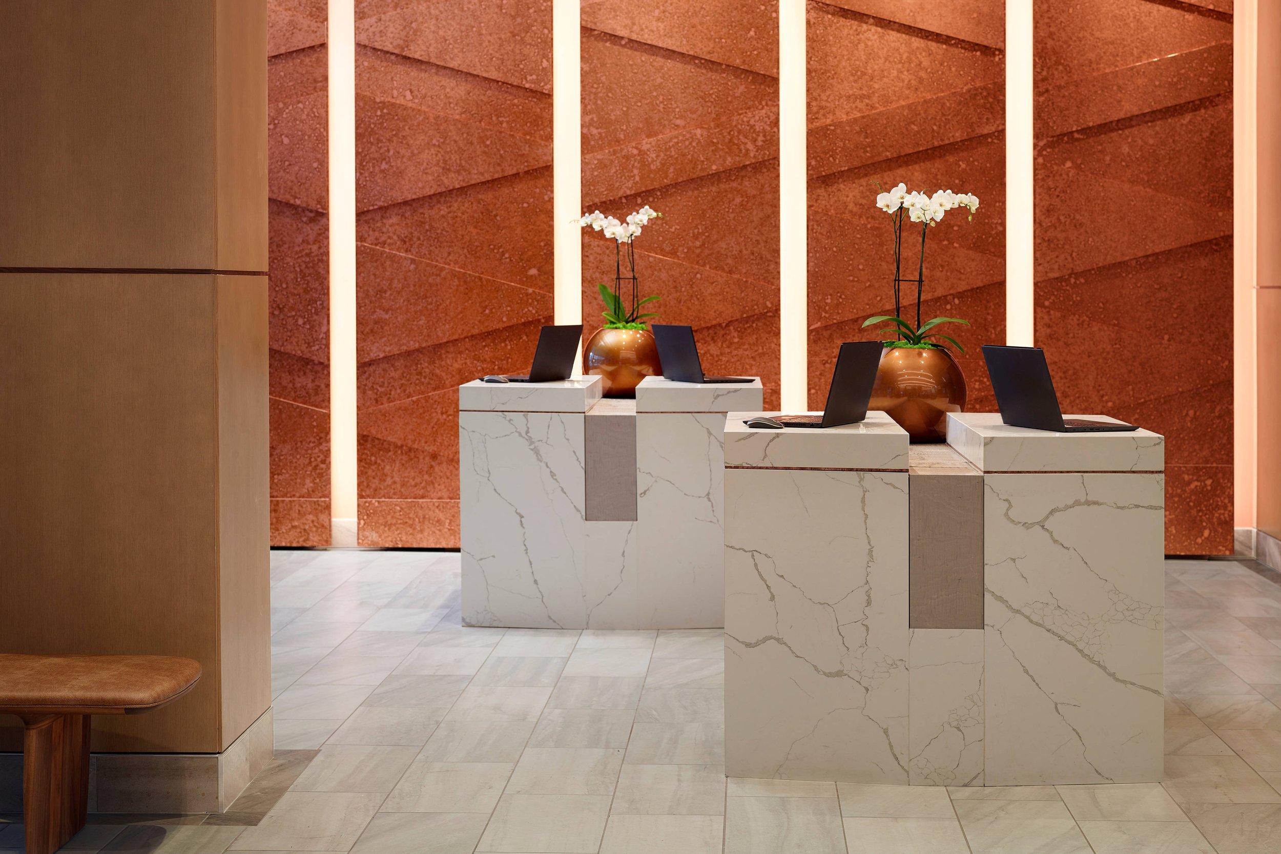 lexdt-front-desk-3232-hor-clsc.jpg