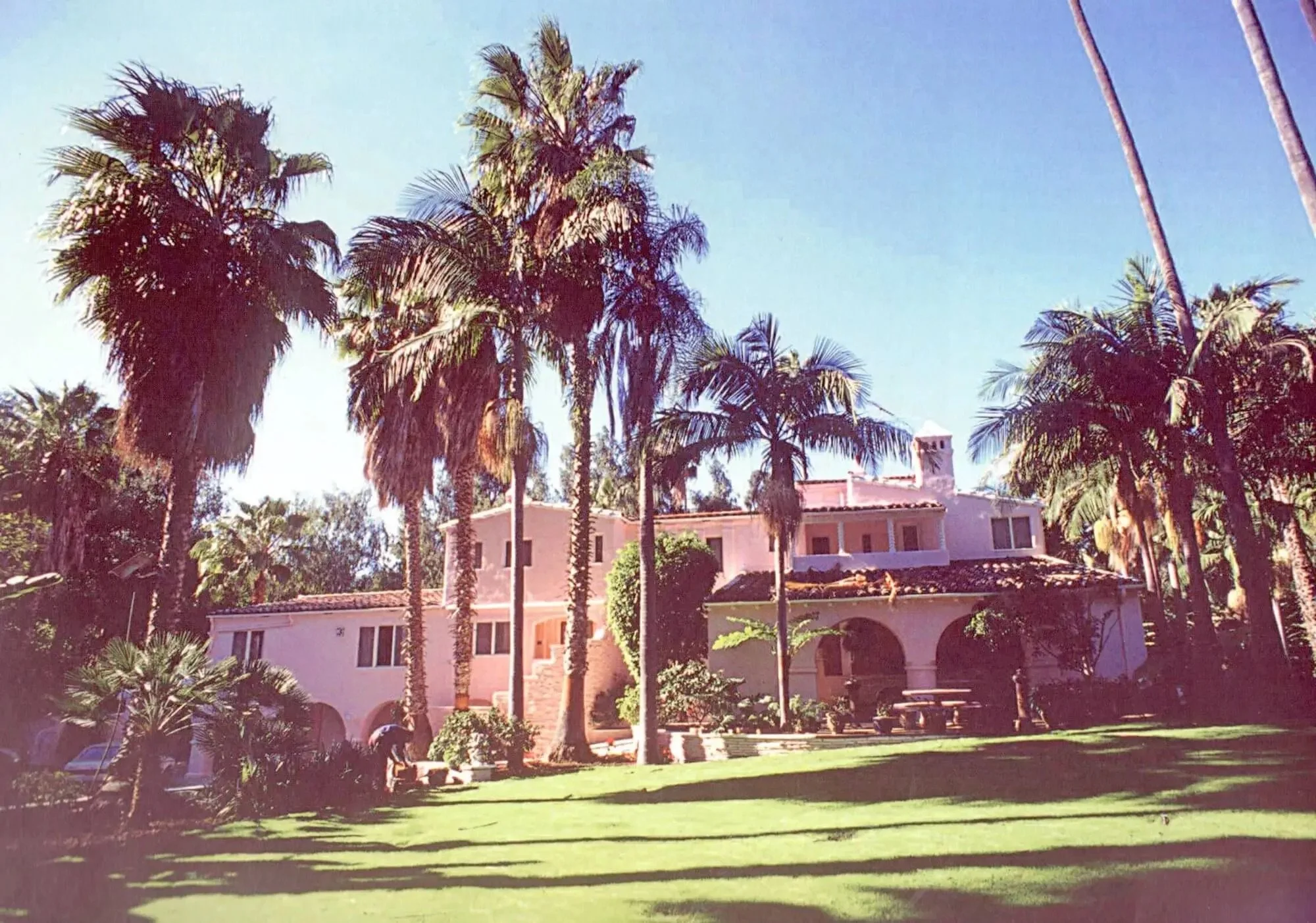 Jayne-Mansfields-Pink-Palace-10100-Sunset-Blvd-Los-Angeles-realtors-photo.jpeg