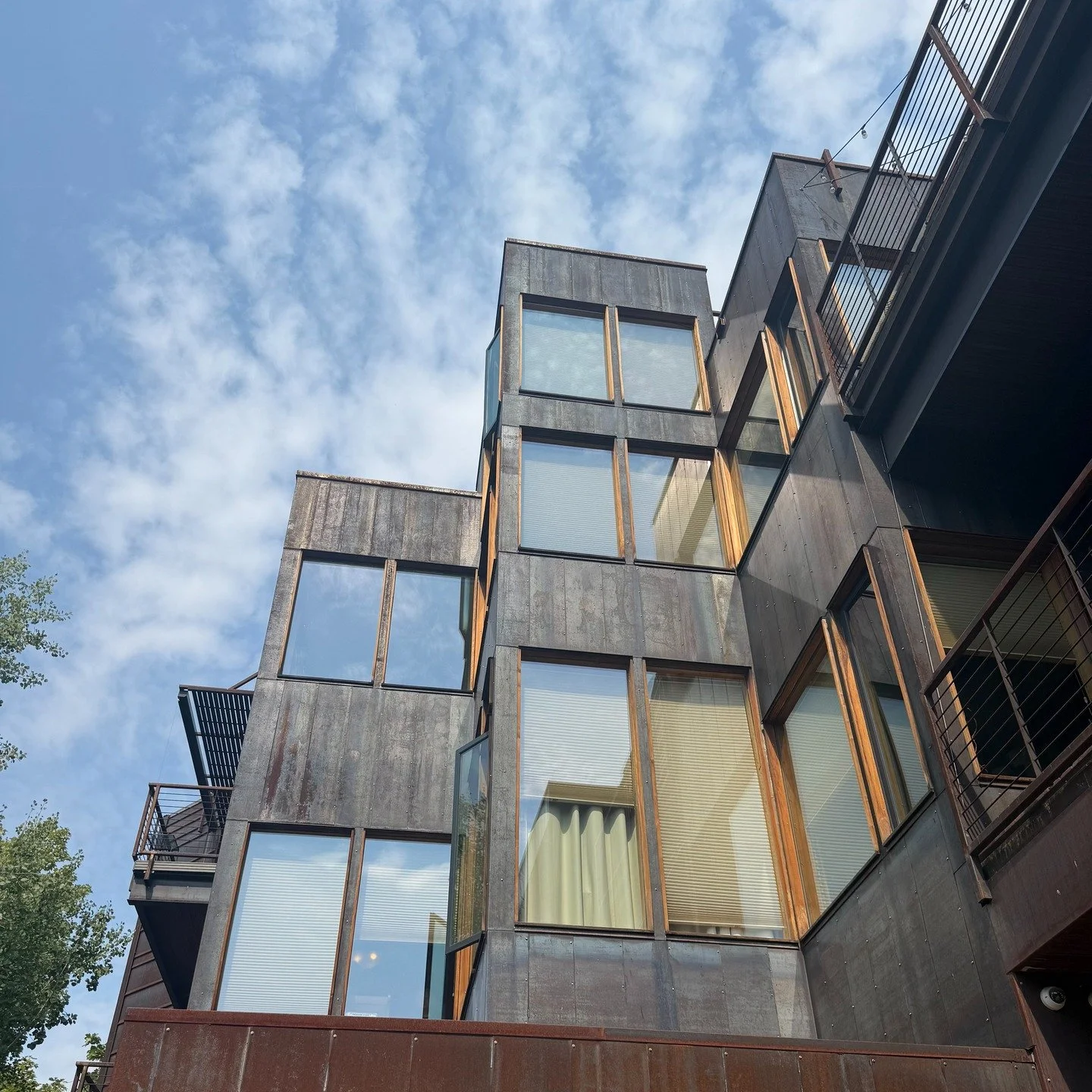 &quot;Missoula's Flatiron Building&quot;

Eric Hefty's amazing project from around 2010. What a contribution to Missoula's urban fabric! So many interesting nooks and places to escape.

Design Method is starting a condo remodel in one of these units 