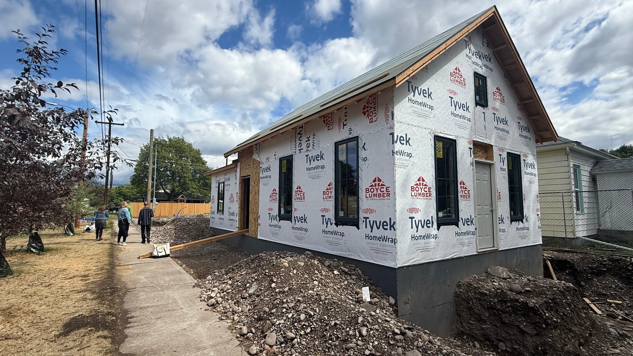 Some really great progress on our Sherwood St. Residence in the Westside. Simple forms that blend into the residential fabric are so satisfying! Thank you @theoriginalj.lo for the teamwork.