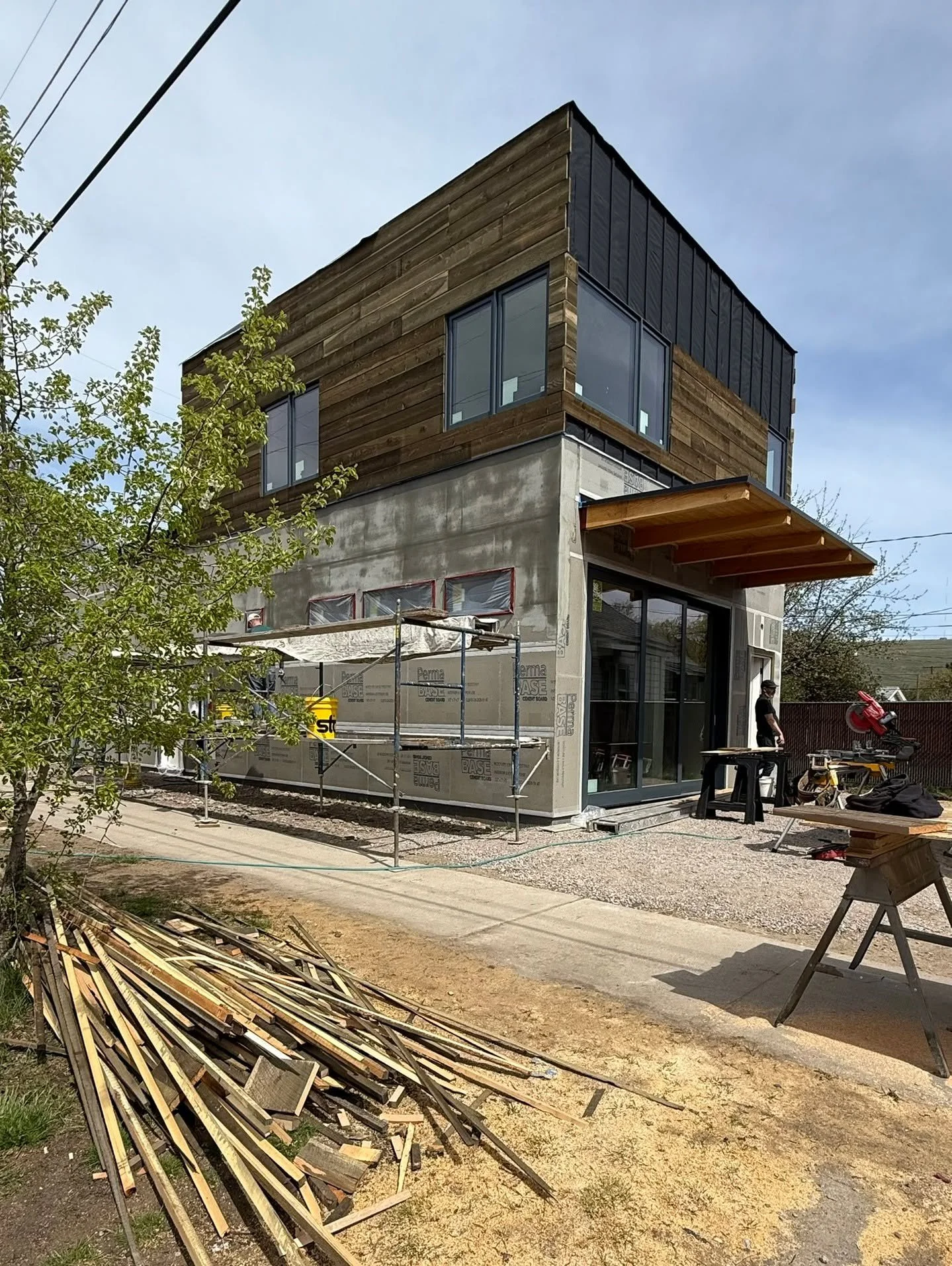 Excited to share a few construction progress shots from our latest ADU project in Missoula. A big thank you to Jason Lonski Construction for the continued partnership on this build!

#Montana #Missoula #MissoulaRealEstate #MontanaArchitect