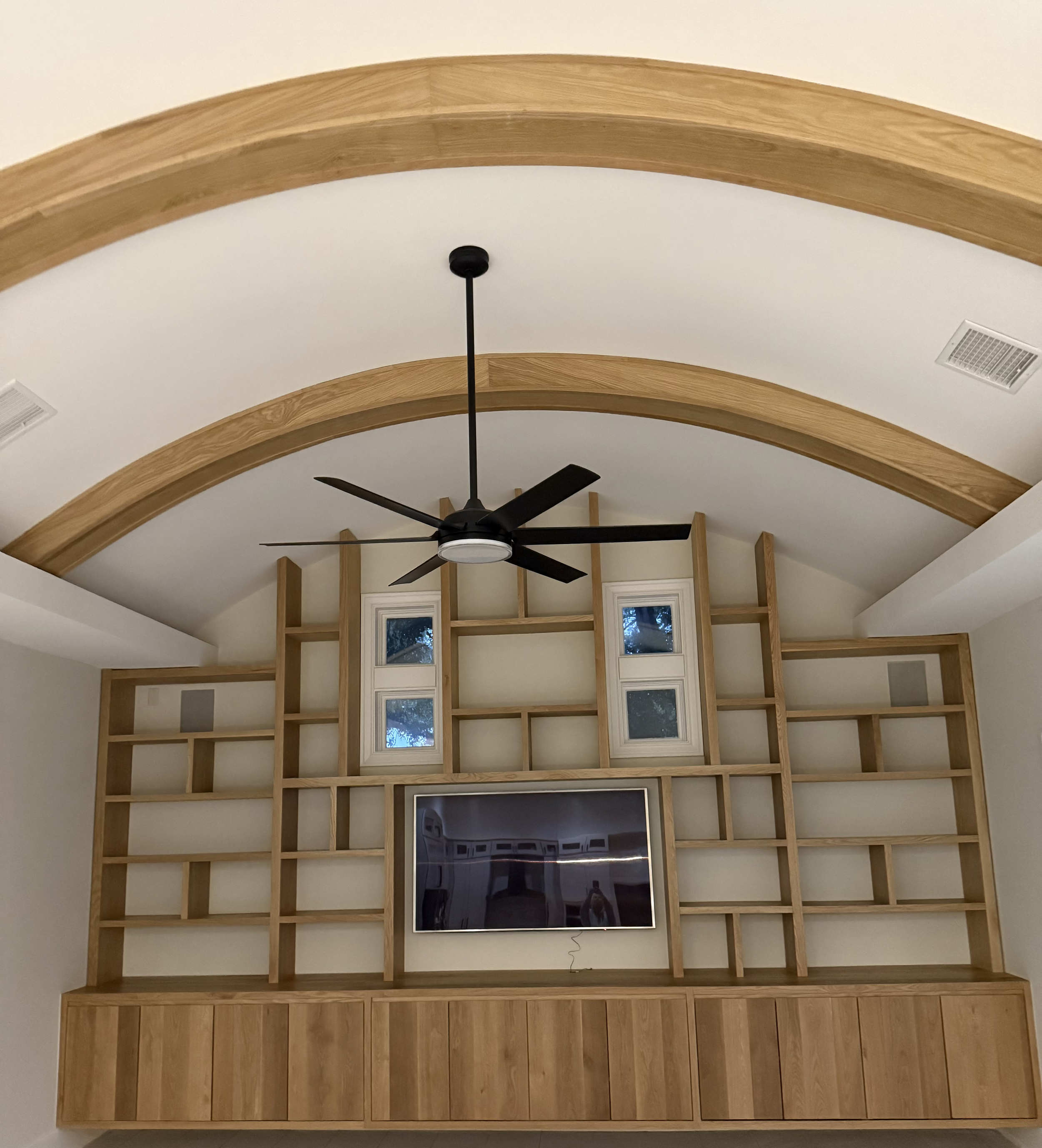 residential-bookshelves-beams