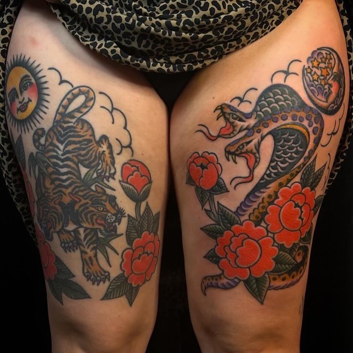 Healed Tiger 🐅 Fresh Cobra 🐍
By @sarapurr 
#traditionaltattoo #seattletattooartist #tigertattoo #snaketattoo