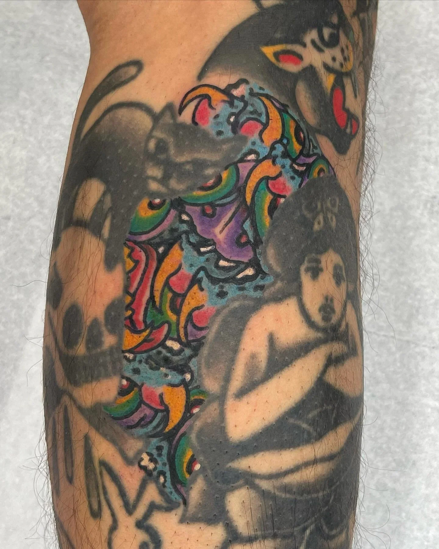Gap filler by Misa!
For appointments, dm @misaortego or text 360-504-6873

#seattletattoo #traditionaltattoo #gapfillertattoo #colortattoo #trippytattoo #seattletattooshop