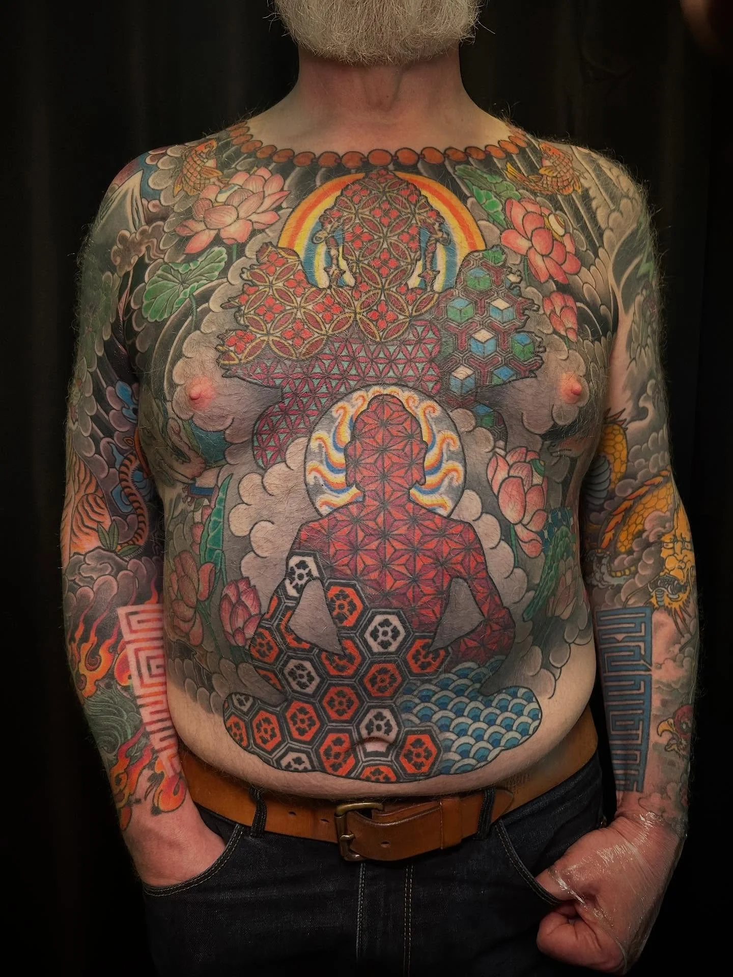 Front and arm by Josh @joshwrighttattoo 🐅
For appointments, email joshwrighttattoo@gmail.com or whitelotustatts@gmail.com 

#seattletattoo #japanesetattoo #japanesetraditionaltattoo #chesttattoo #sleevetattoos #tigertattoo #seattletattooshop
