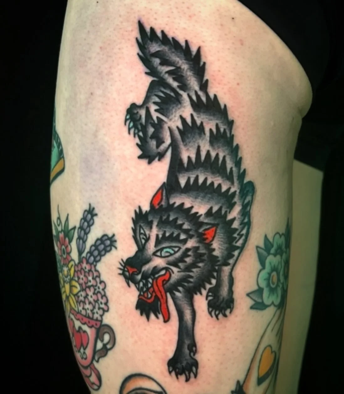 Crawlin wolf by @sarapurr 🐺
For appointments, email whitelotustatts@gmail.com or sarapurrtattoos@gmail.com 

#seattletattoo #seattletattooartist #traditionaltattoo #wolftattoo