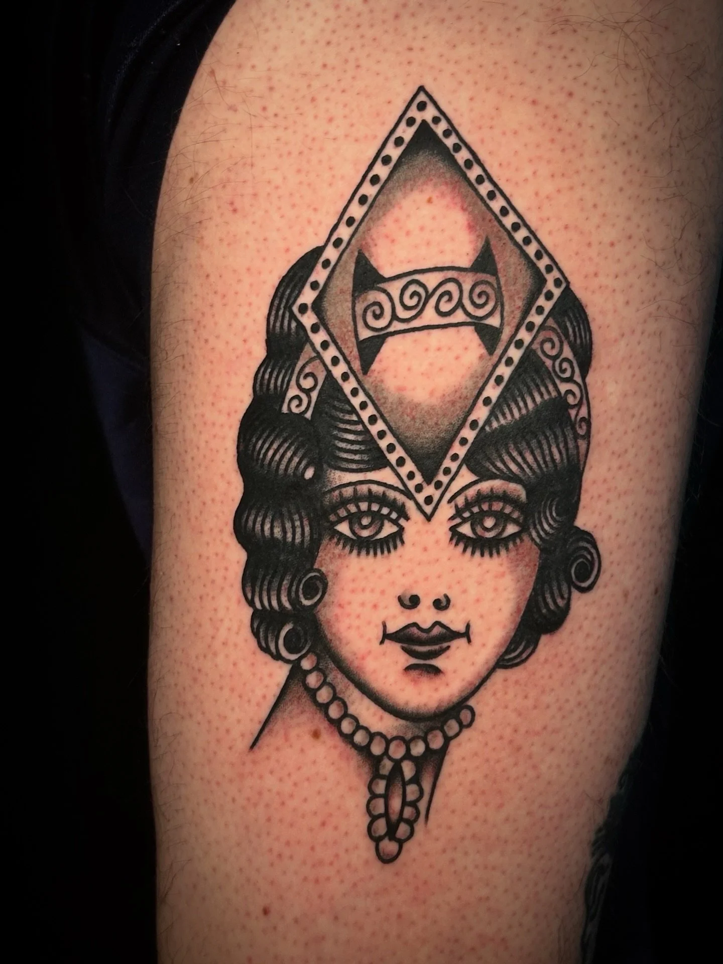 By @sarapurr 
#traditionaltattoos #vintagetattooflash #seattletattooartist #ladytattooers